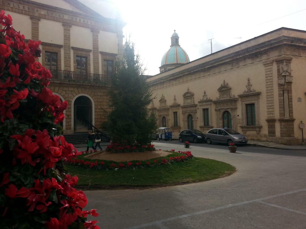 Liz Houses Caltagirone Extérieur photo